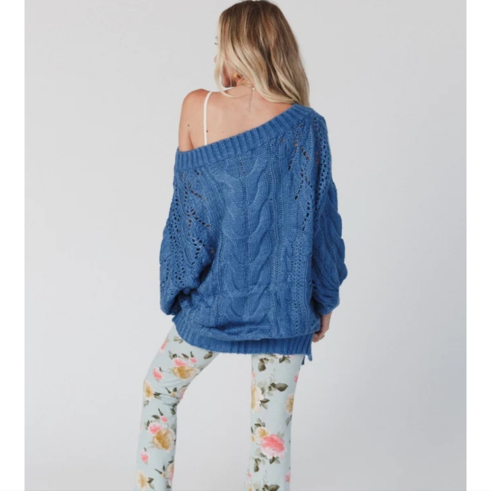 Sweater dress available in blue or black - Picture 3 of 3